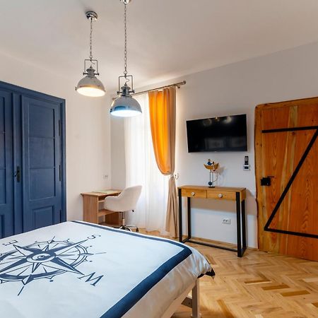 Luxurious Apartment In Old Town - Ultra Central Braszów Zewnętrze zdjęcie